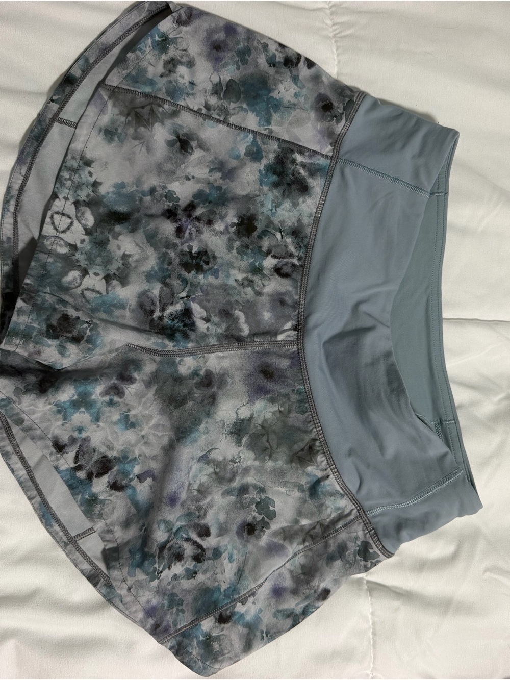 Women's lululemon “tall” speed up shorts - Light Blue/Grey